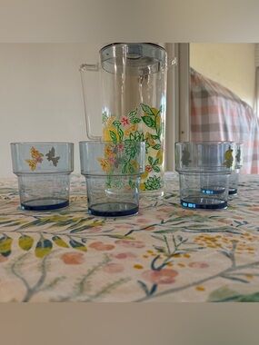 Lilly Pulitzer Clear acrylic Pitcher and Blue-Trim Tumblers with Floral Motif